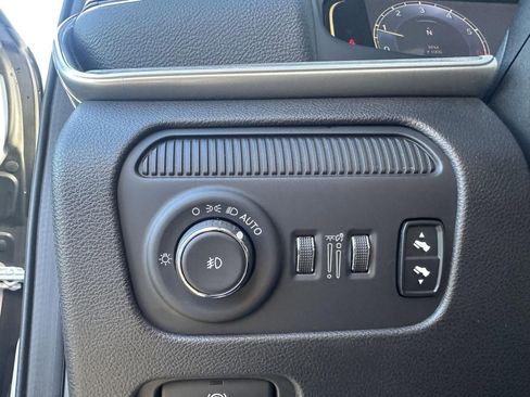 Used 2024 Jeep Wagoneer L Series II w/ Flexible Seating Group image 18