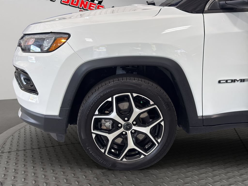 Used 2025 Jeep Compass Limited AWD/4WD image 15