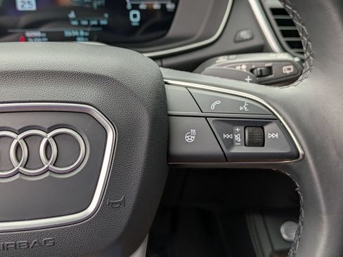 Used 2025 Audi Q5 2.0T Premium Plus w/ Premium Plus Package AWD/4WD image 11