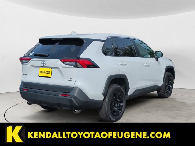 Used 2025 Toyota RAV4 LE AWD/4WD image 5