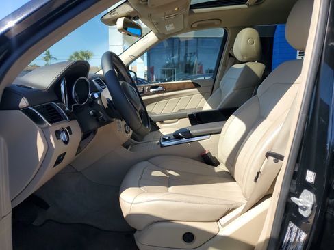 Used 2016 Mercedes-Benz GL 450 4MATIC w/ Premium I Package image 10