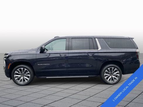 Used 2025 Chevrolet Suburban High Country AWD/4WD image 4