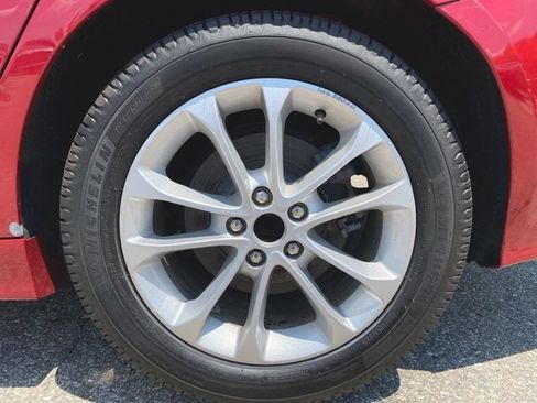 Used 2020 Ford Fusion SE FWD image 5