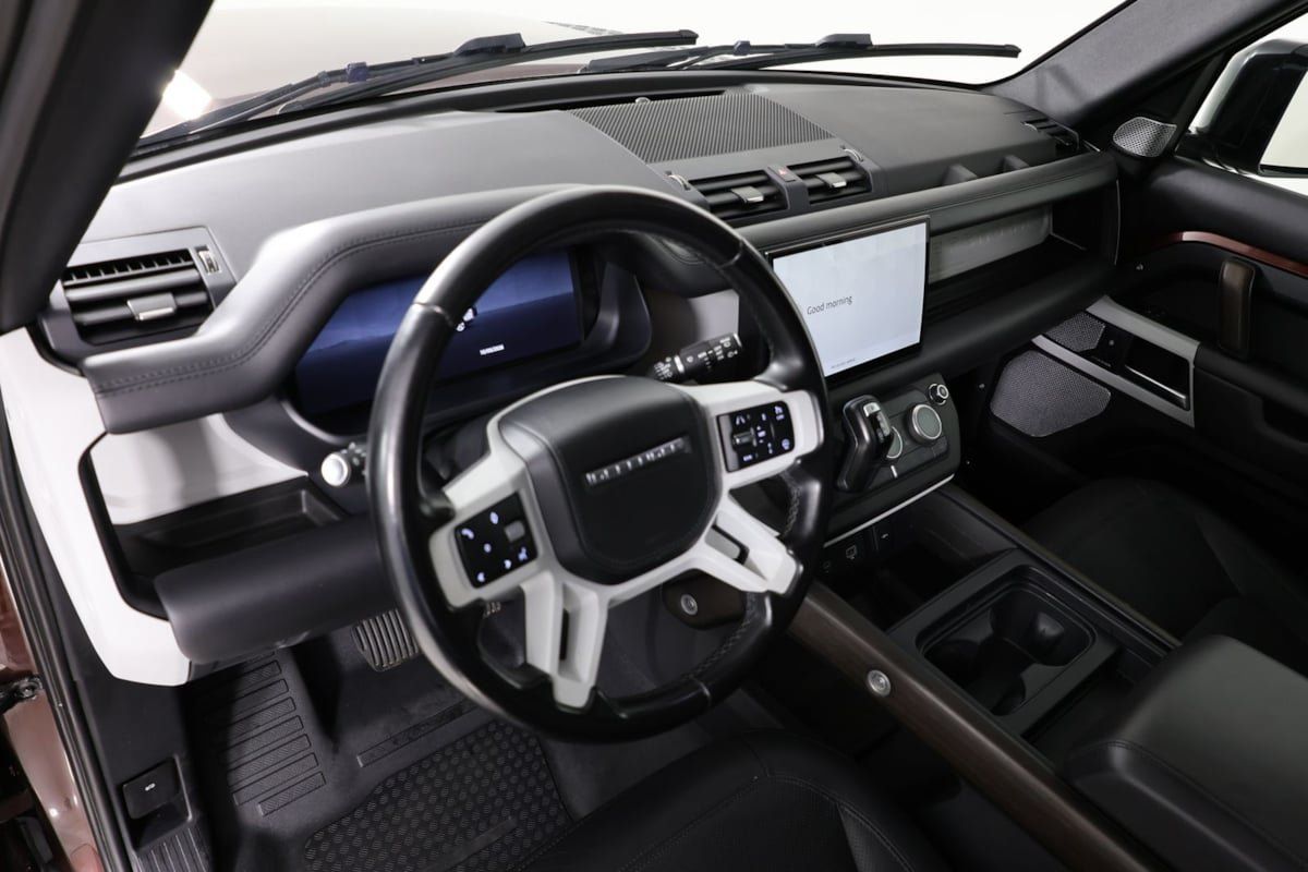 Used 2023 Land Rover Defender 130 First Edition AWD/4WD image 23