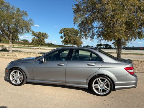 Used 2010 Mercedes-Benz C 300 Sedan image 14
