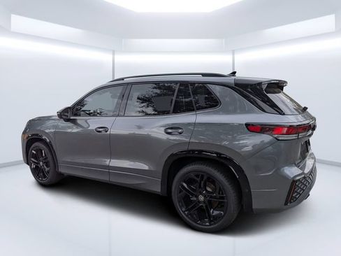 New 2026 Volkswagen Tiguan SE R-Line FWD image 5