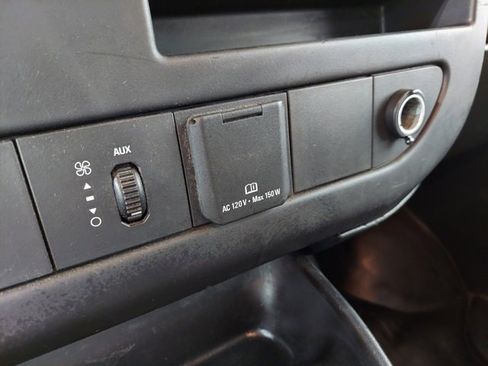 Used 2016 GMC Savana 3500 image 25
