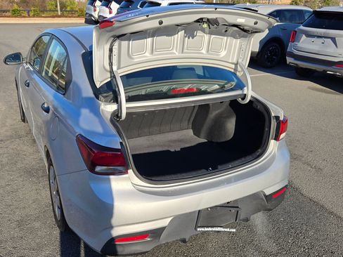 Used 2018 Kia Rio LX image 18