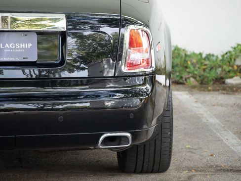 Used 2016 Rolls-Royce Phantom Drophead Coupe image 16