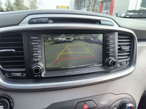 Used 2017 Kia Sorento SX image 17