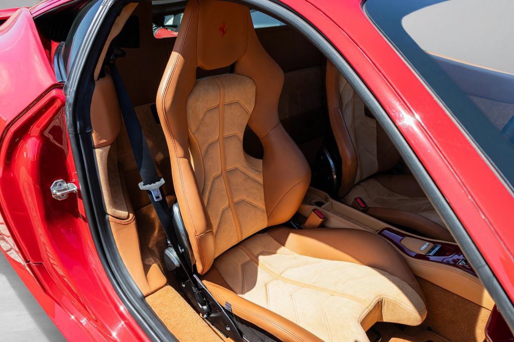 Used 2013 Ferrari 458 Italia Coupe RWD image 57