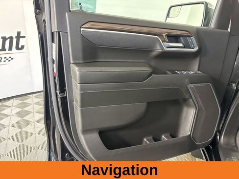 Used 2025 Chevrolet Silverado 1500 LT image 8