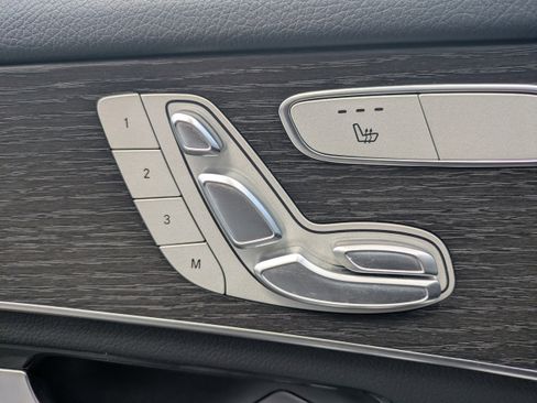 Used 2022 Mercedes-Benz GLC 300 4MATIC image 21