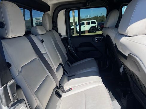 Certified 2021 Jeep Gladiator Mojave image 14