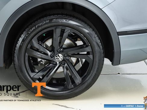 Used 2023 Volkswagen Tiguan SE R-Line image 6