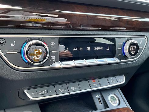 Used 2020 Audi Q5 2.0T Premium Plus w/ Premium Plus Package image 32