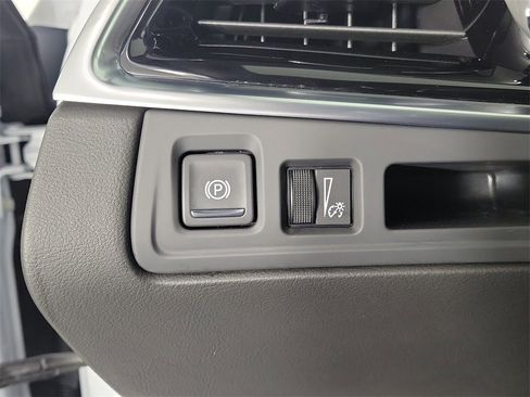 Certified 2024 Cadillac XT6 Premium Luxury w/ LPO, Floor Liner Package image 31