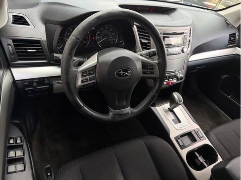 Used 2012 Subaru Outback 2.5i Premium AWD/4WD image 2