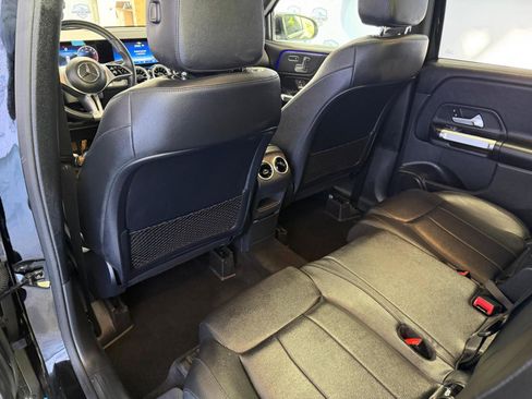 Used 2025 Mercedes-Benz GLB 250 4MATIC image 20