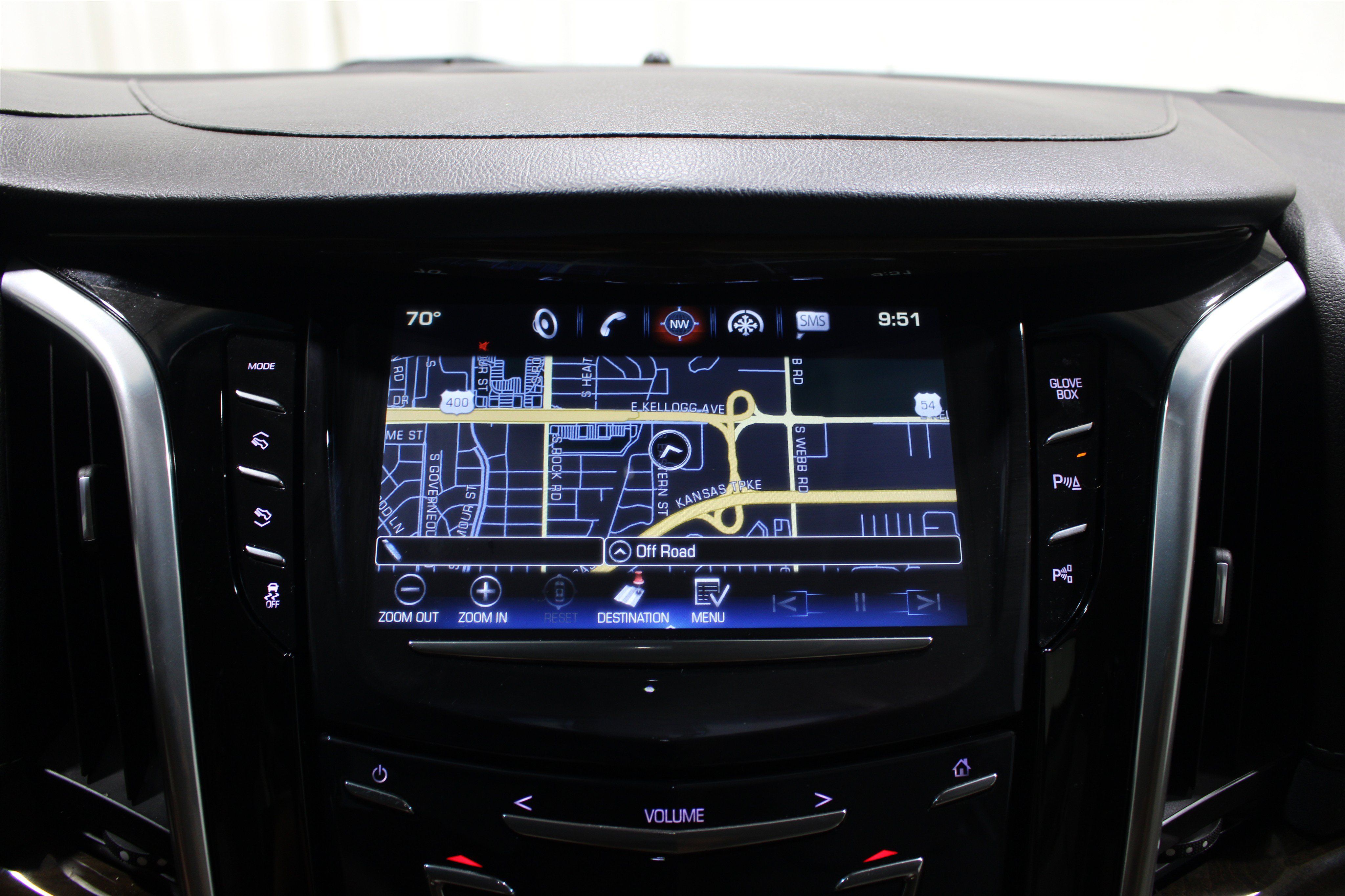 Used 2019 Cadillac Escalade Platinum Sport AWD/4WD image 17