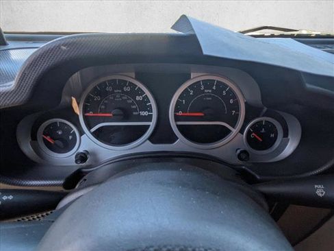Used 2010 Jeep Wrangler Unlimited Rubicon AWD/4WD image 16