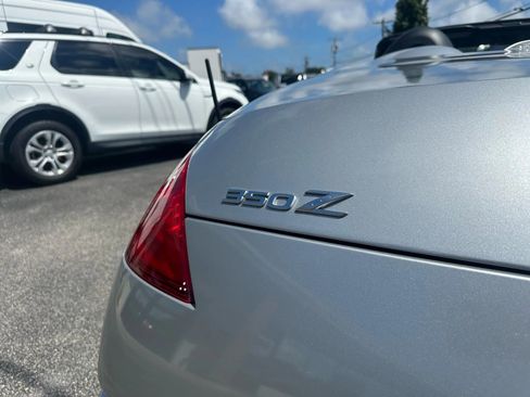 Used 2005 Nissan 350Z Touring image 14