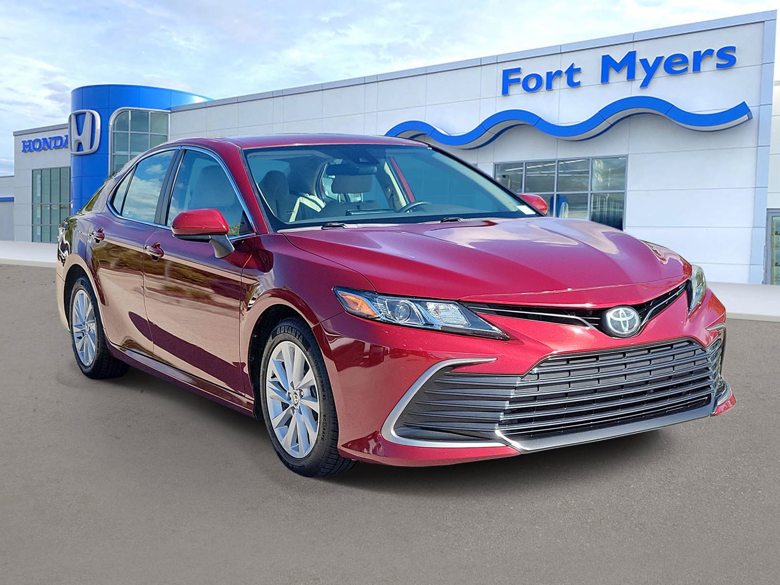 Used 2021 Toyota Camry LE FWD image 1