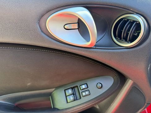 Used 2011 Nissan 370Z Coupe RWD image 11