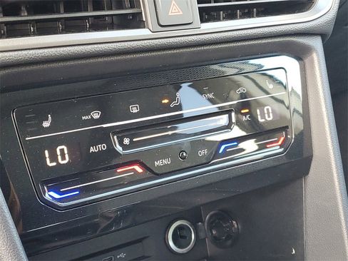 New 2026 Volkswagen Taos SE image 24