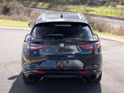 Used 2024 Alfa Romeo Stelvio Veloce image 8