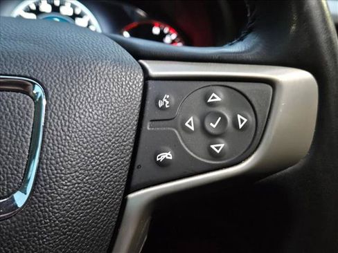 Used 2019 GMC Acadia Denali w/ Technology Package FWD image 25