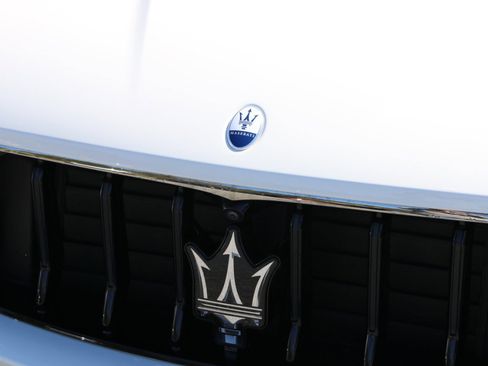 Used 2022 Maserati Levante GT image 12