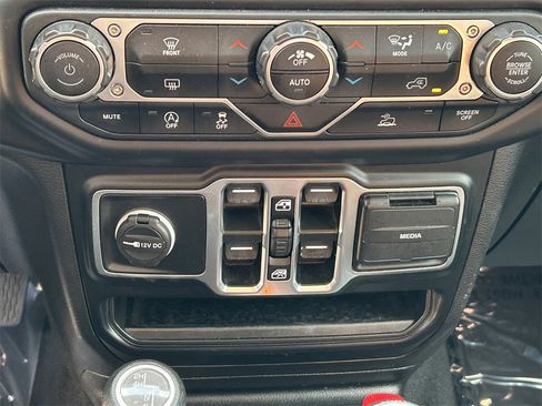 Used 2023 Jeep Gladiator Overland image 23