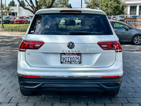 Certified 2023 Volkswagen Tiguan SE w/ Panoramic Sunroof Package FWD image 7