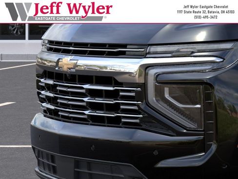 New 2026 Chevrolet Suburban Premier w/ Sun And Tow Package AWD/4WD image 14