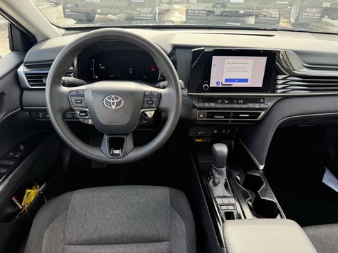 Used 2025 Toyota Camry LE image 15