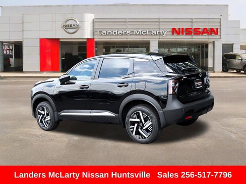 Used 2025 Nissan Kicks SV image 6