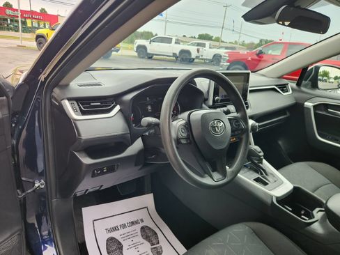 Used 2025 Toyota RAV4 XLE AWD/4WD image 22