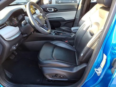 Used 2025 Jeep Compass Limited AWD/4WD image 13