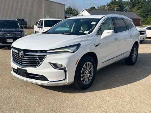 Used 2023 Buick Enclave Premium FWD image 2