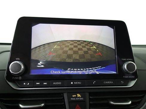Used 2025 Nissan Altima 2.5 SR FWD image 40
