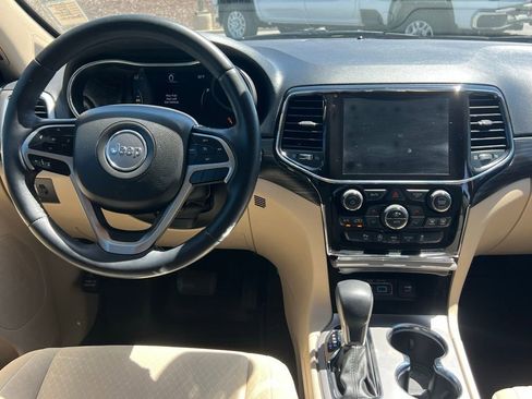 Used 2022 Jeep Grand Cherokee Laredo E w/ Security & Convenience Group image 24