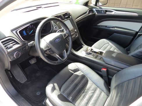 Used 2020 Ford Fusion SE w/ Equipment Group 151A FWD image 22