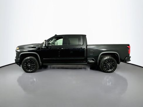Used 2025 Chevrolet Silverado 2500 High Country w/ Midnight Edition AWD/4WD image 5