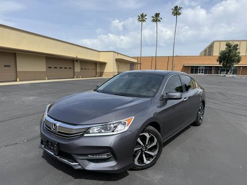 Used 2017 Honda Accord EX-L image 3