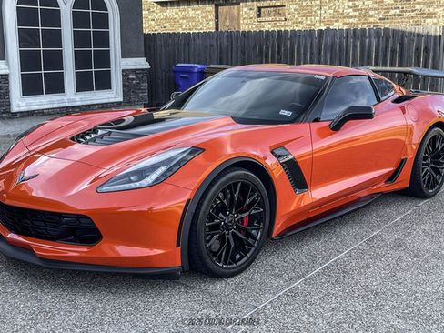 Used 2019 Chevrolet Corvette Z06 RWD image 12