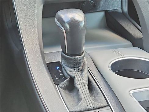 Used 2022 Toyota Avalon XLE w/ Moonroof Package FWD image 12