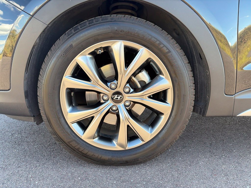 Used 2017 Hyundai Santa Fe Sport w/ 2.0T Ultimate Tech Package 05 FWD image 38