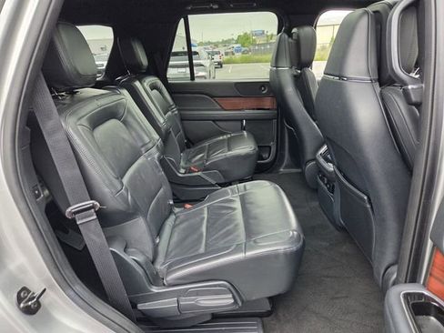 Used 2023 Lincoln Navigator Reserve AWD/4WD image 15