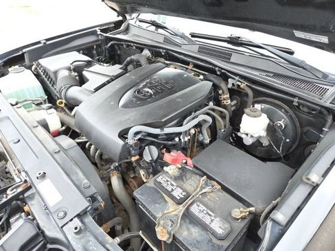 Used 2018 Toyota Tacoma TRD Sport image 74